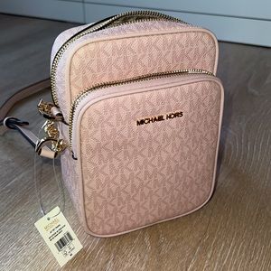 Micheal Kors Jet Set Travel Cross Body Bag Pink